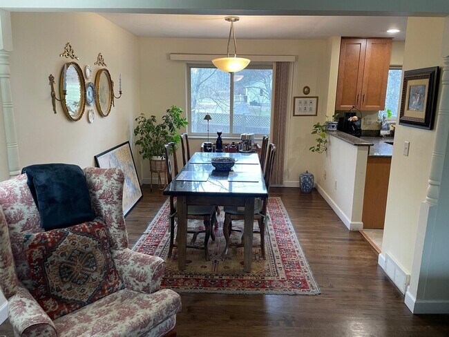 Building Photo - 3533 Frederick Dr