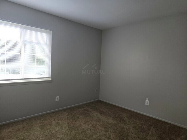 Building Photo - 25348 Shiawassee Cir
