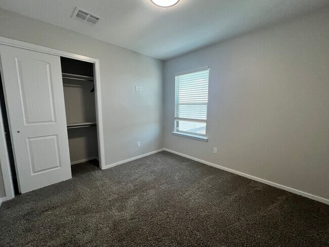 Building Photo - Stunning East Side Home