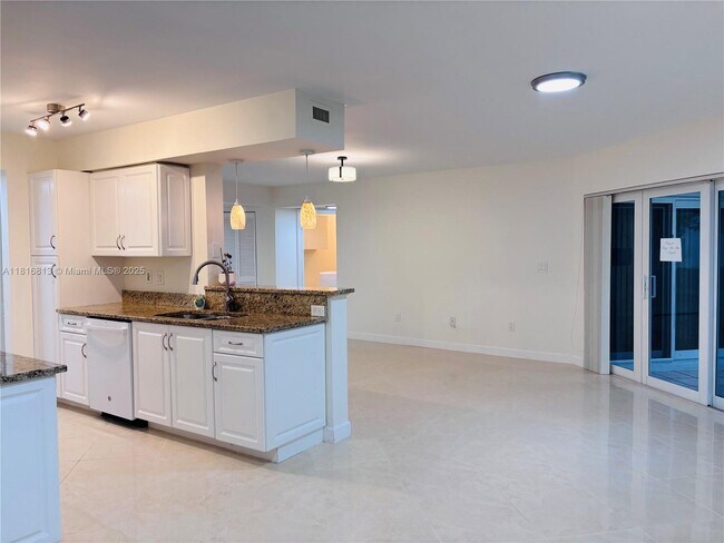 Building Photo - 942 NW 92nd Terrace