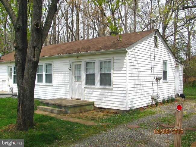 Primary Photo - 37 Evans Ln