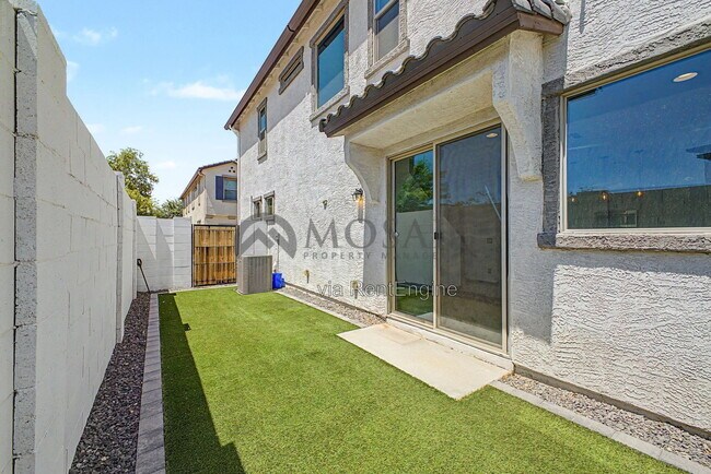 Building Photo - 8317 E Impala Ave