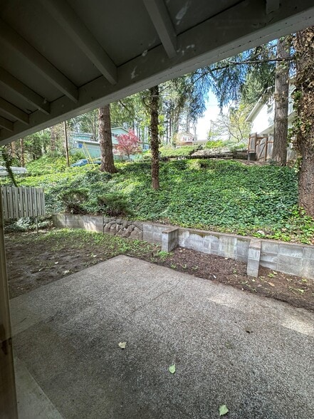 Building Photo - 735 E 43rd Ave