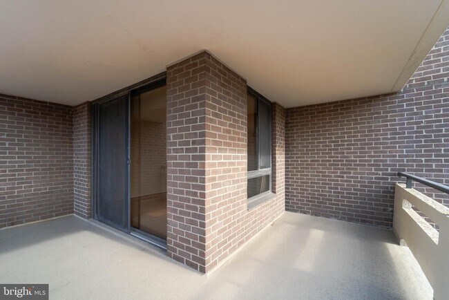 Building Photo - 1808 Old Meadow Rd