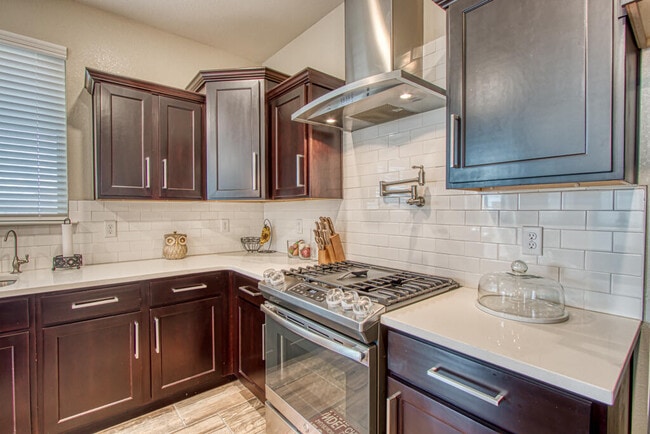 Building Photo - 4716 Christian Azcarate St