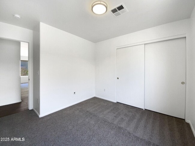 Building Photo - 1488 W Page Ave