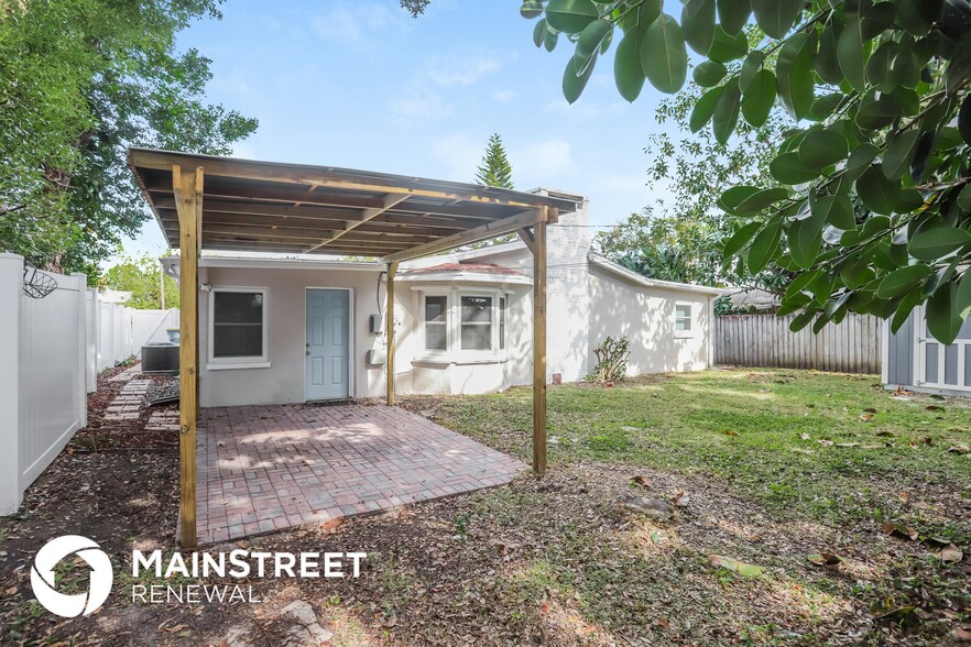 Building Photo - 1767 Linwood Cir