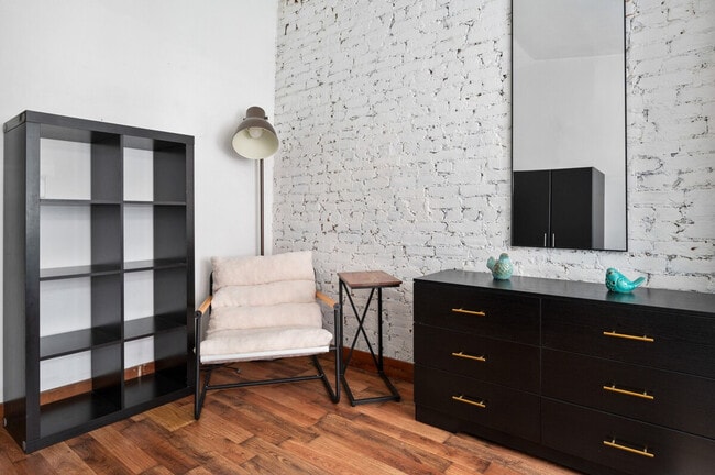 Building Photo - 247 W 29th St