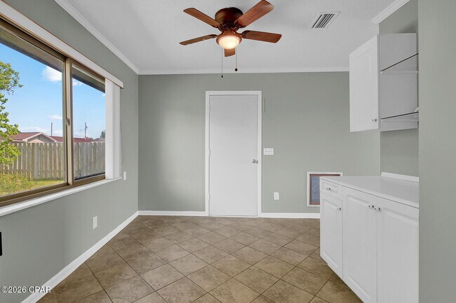 Building Photo - 922 Everitt Ave
