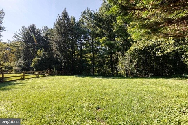 Building Photo - 1610 Brimfield Cir
