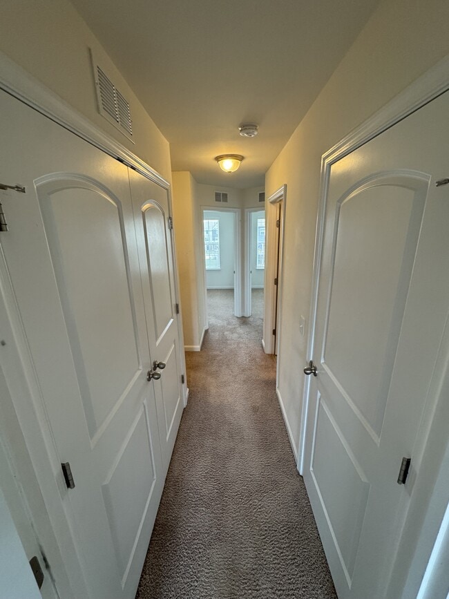 Building Photo - 172 Drexel Ct