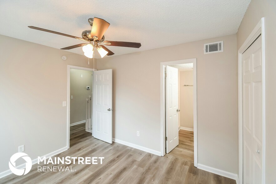 Building Photo - 6472 Dickens Dr