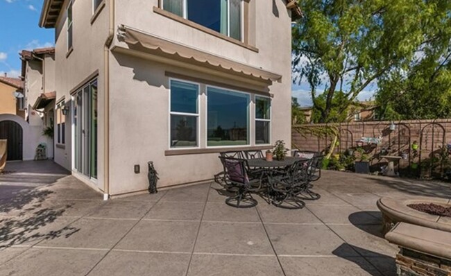 Building Photo - Welcome Home to Brea's Premier Living Expe...