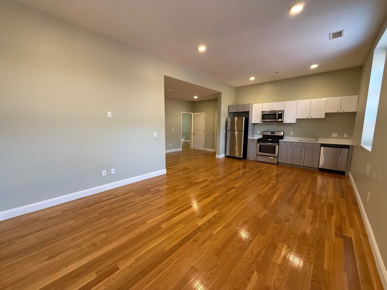Building Photo - 409 Dudley St