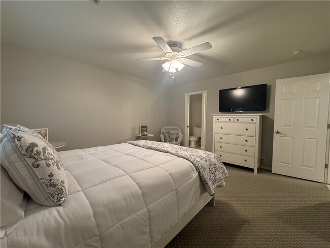 Building Photo - 726 Riverfront Dr