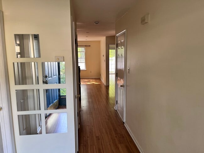 Building Photo - 808 Pebble Creek Ct