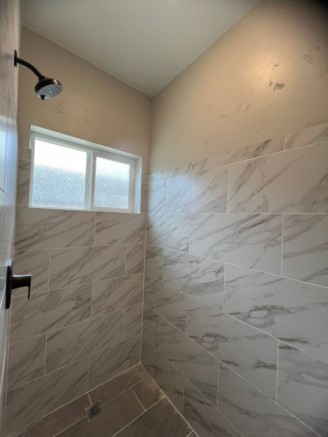 Building Photo - Available Now In Cross Hollow Hills