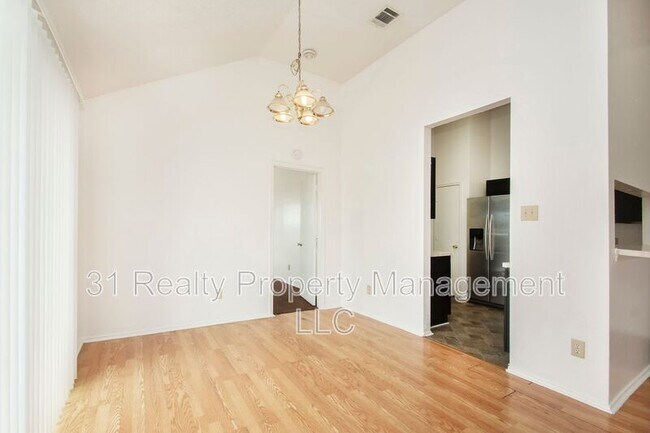 Building Photo - 436 Chestnut Ln