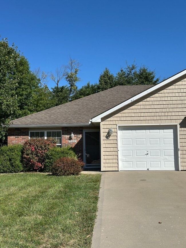 Primary Photo - 2 Bed Single Level Duplex in Grain Valley