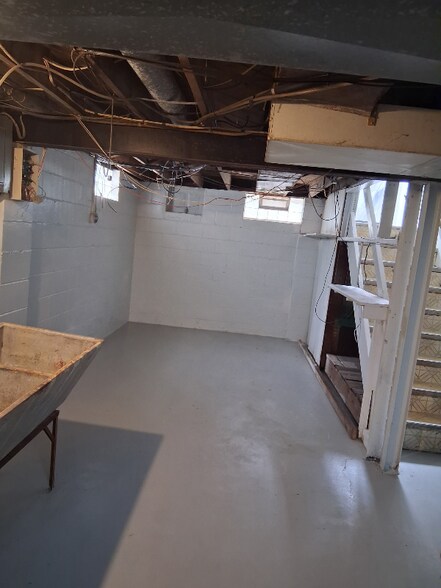 Building Photo - 20269 Elkhart St