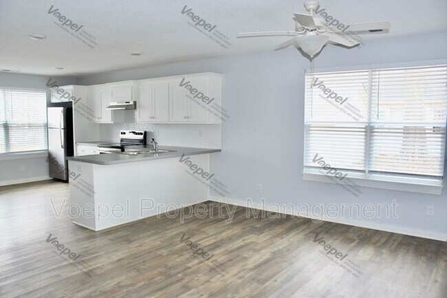 Building Photo - 606 E Albert Ave