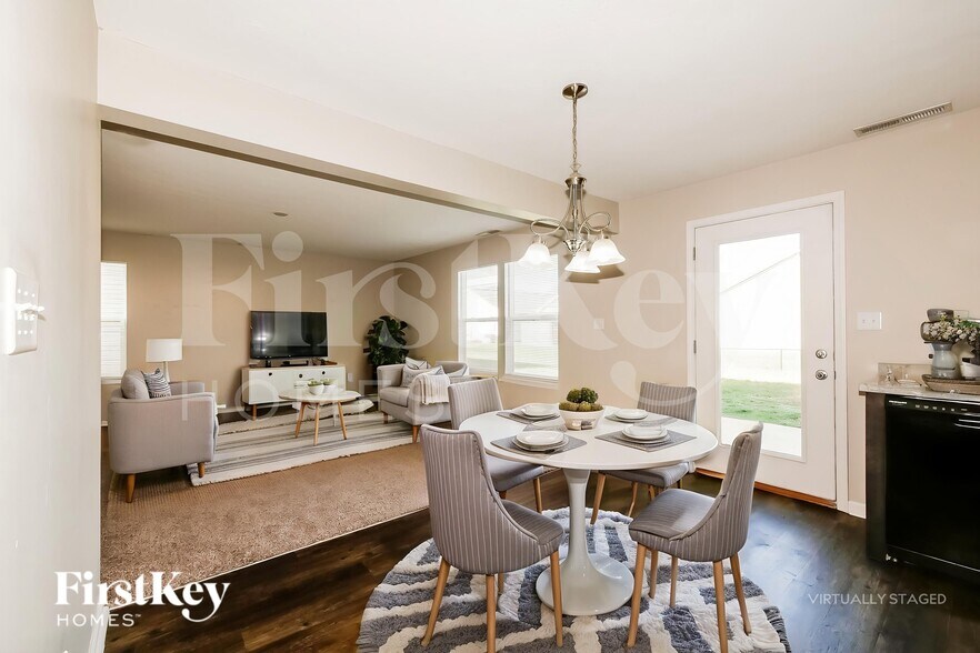 Building Photo - 8128 Wildwood Farms Dr