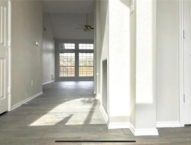Building Photo - 11112 Newport Dr