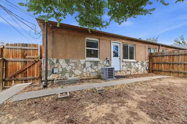 Building Photo - $2,220.95 with $300 Off the first month's rent, 2 Beds - 2 Bath, Duplex in Denver with Washer and...