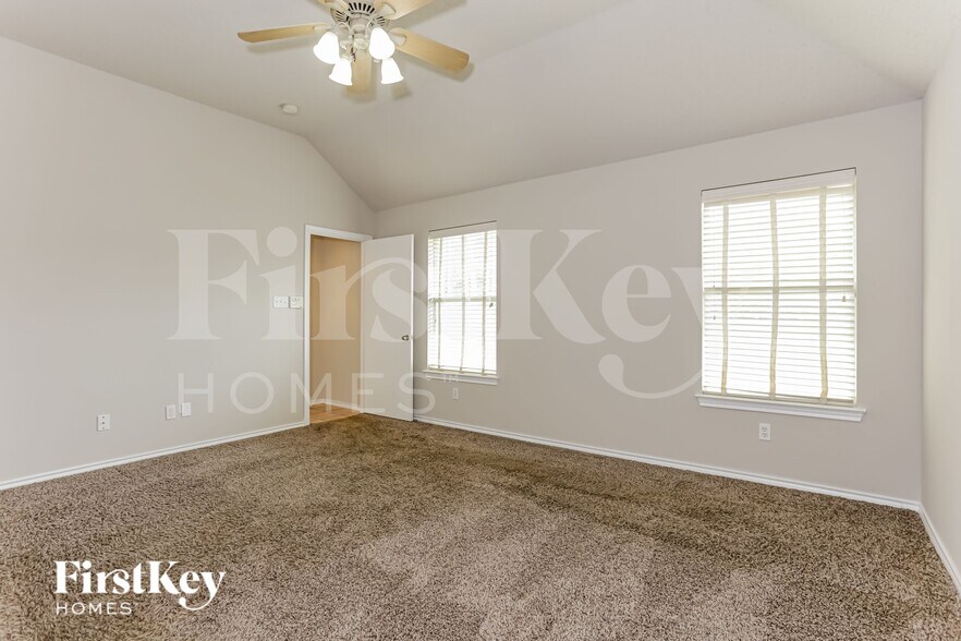 Building Photo - 312 Camp Creek Dr