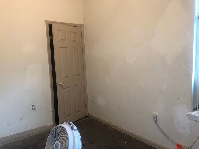 Building Photo - 3 Bedroom House in Great Trenton Neighborhood! This House is Getting a Makeover!