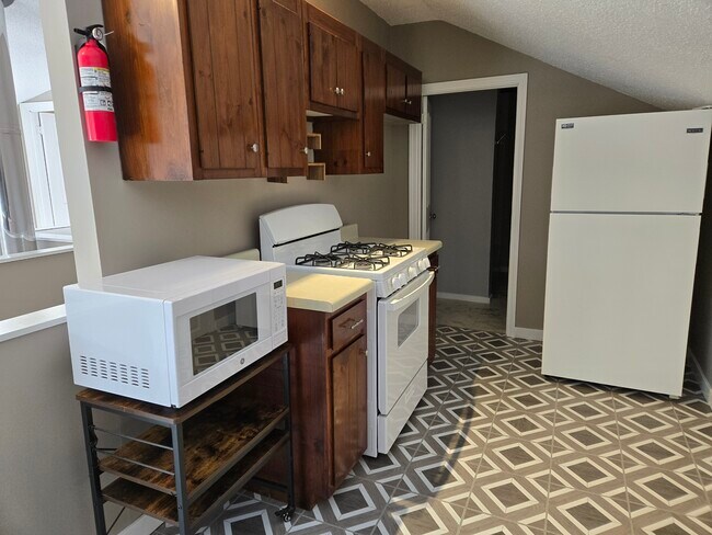 kitchen - 295 Shiloh Rd