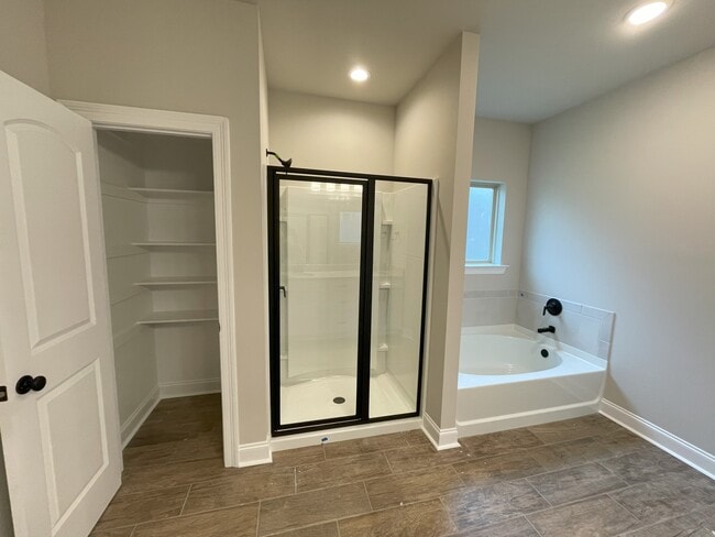 Building Photo - 118 Pne Lk Rd