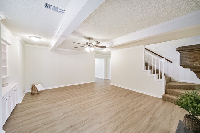 Building Photo - 1011 Baltic Ln