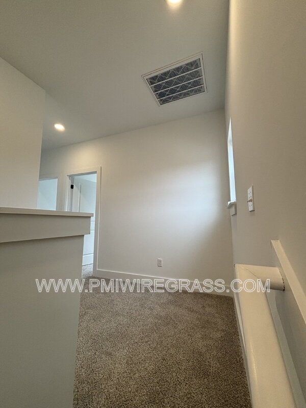 Building Photo - 106 Jennie Dr