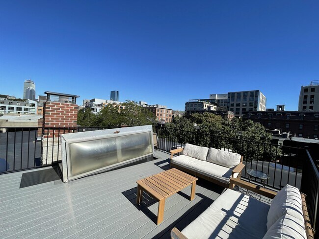 Building Photo - 85 E Brookline St