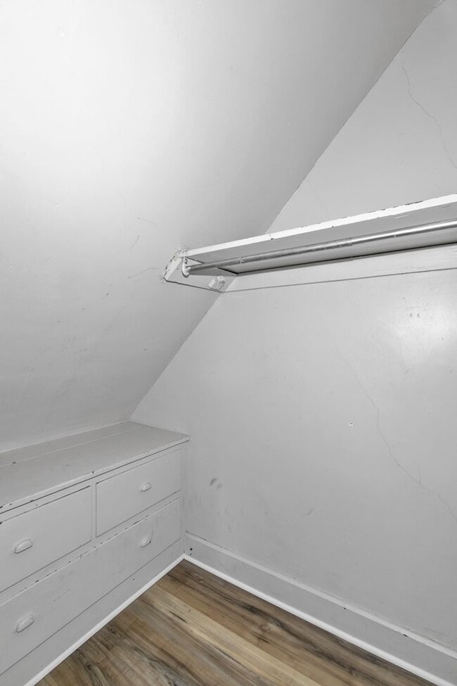 Building Photo - 1606 Cleveland Ave NW