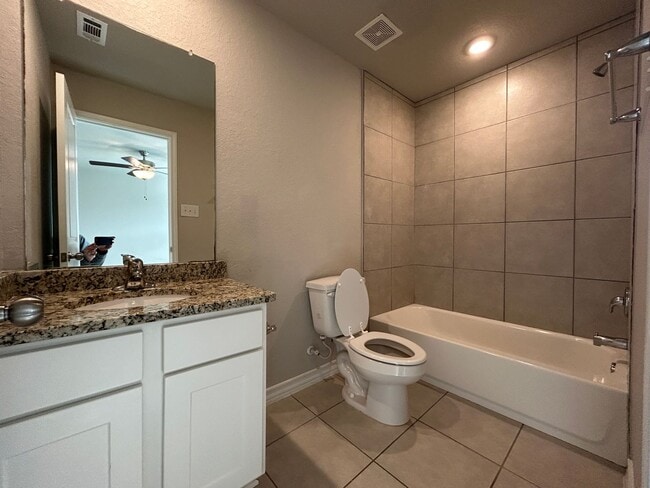 Building Photo - Townhome for rent