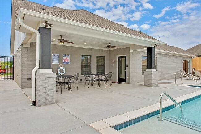 Building Photo - 12712 NW 2nd St