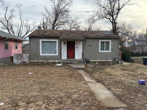 Building Photo - 3827 Corby St