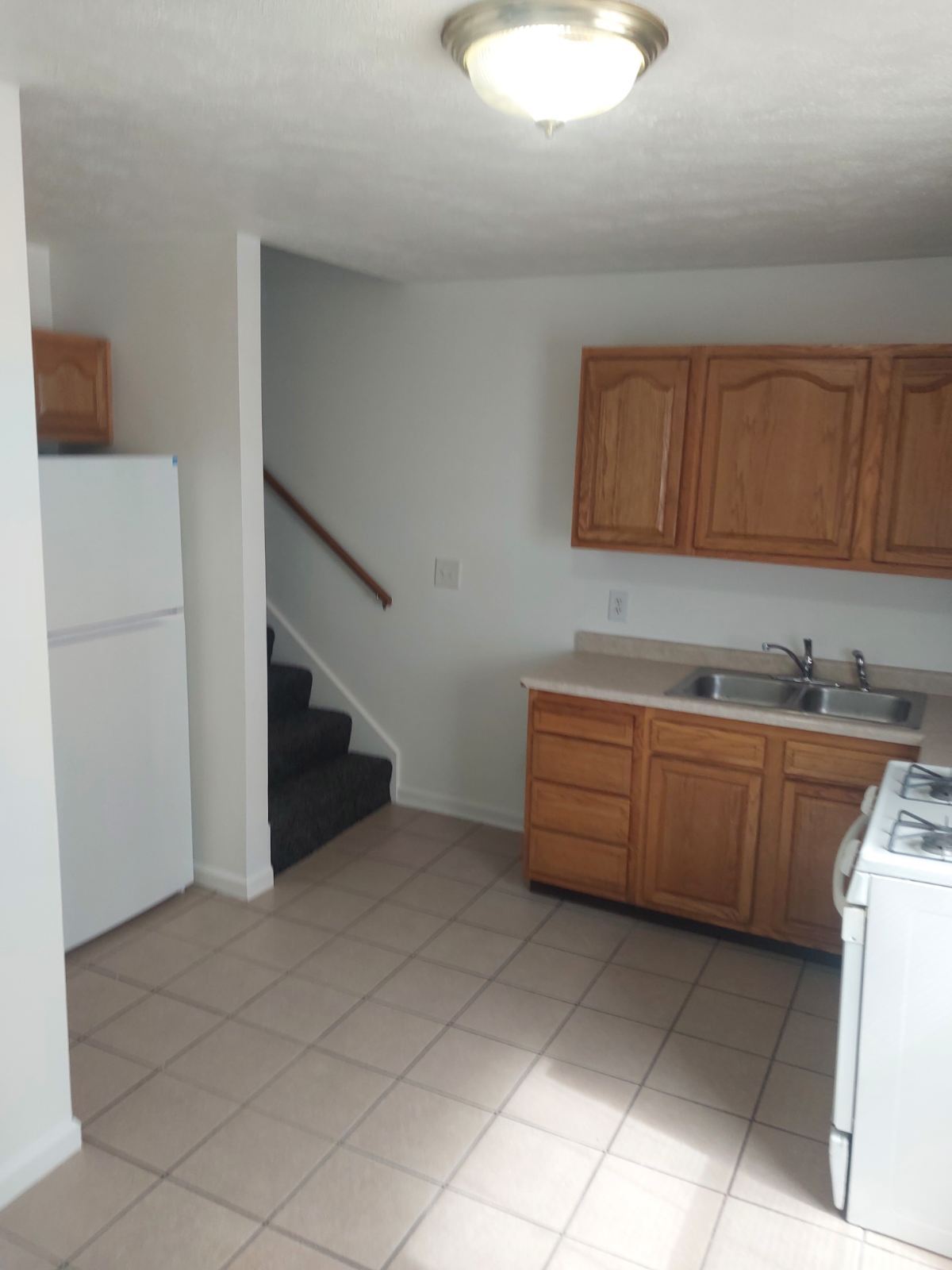 Kitchen - 919 Division St