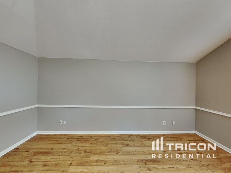 Building Photo - 1575 Wildflower Dr