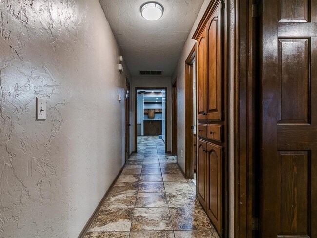 Building Photo - 1117 NW 198th St