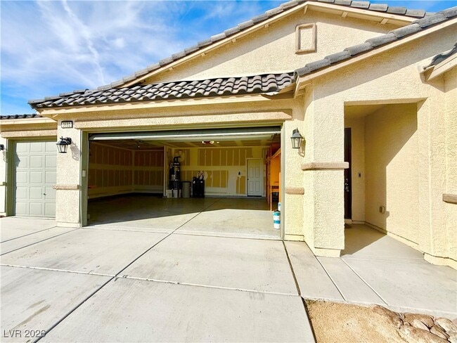 Building Photo - 3682 E Wallowa Dr