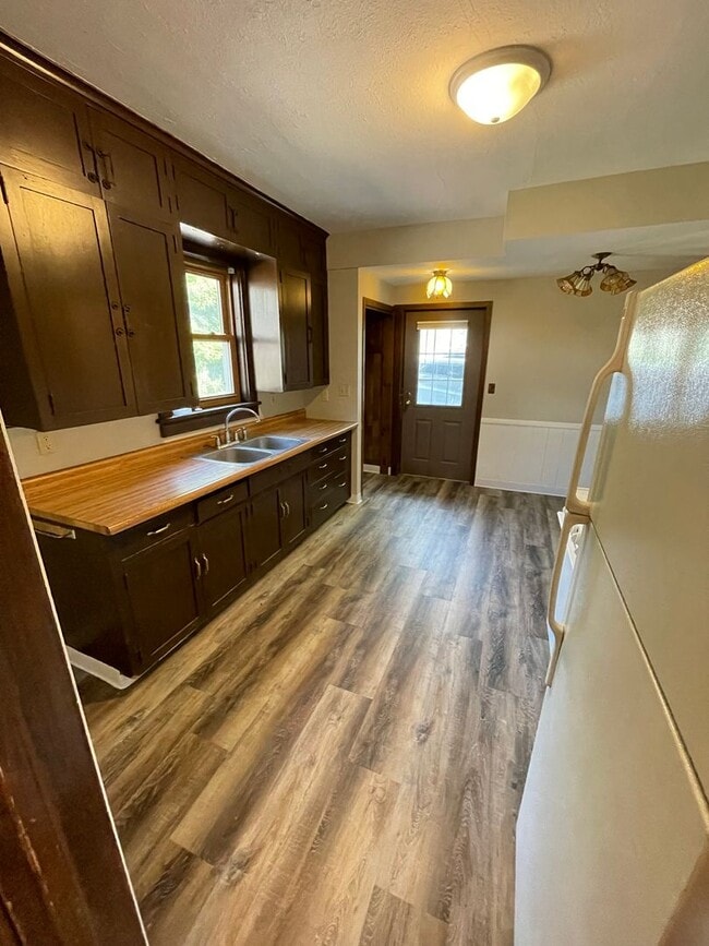 Building Photo - Available June 13th - 4 BED 2 BATH