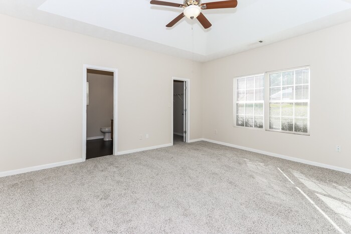 Building Photo - 304 Draba Ln