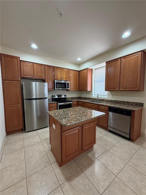Building Photo - 2404 Bella Vista Dr
