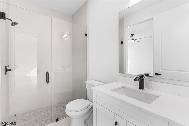 Building Photo - 417 SW 23rd Terrace