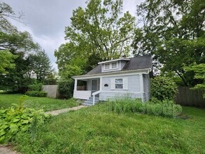 Building Photo - 1321 S 19th St