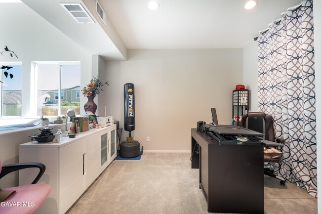 Building Photo - 39118 Forsythia Ln