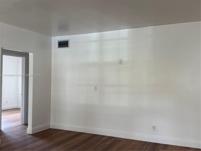 Building Photo - 6420 SW 18th Terrace